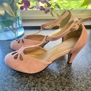 Vintage-Inspired Audrey Hepburn Heels - Classic Mary Jane Pumps, Size 8.5